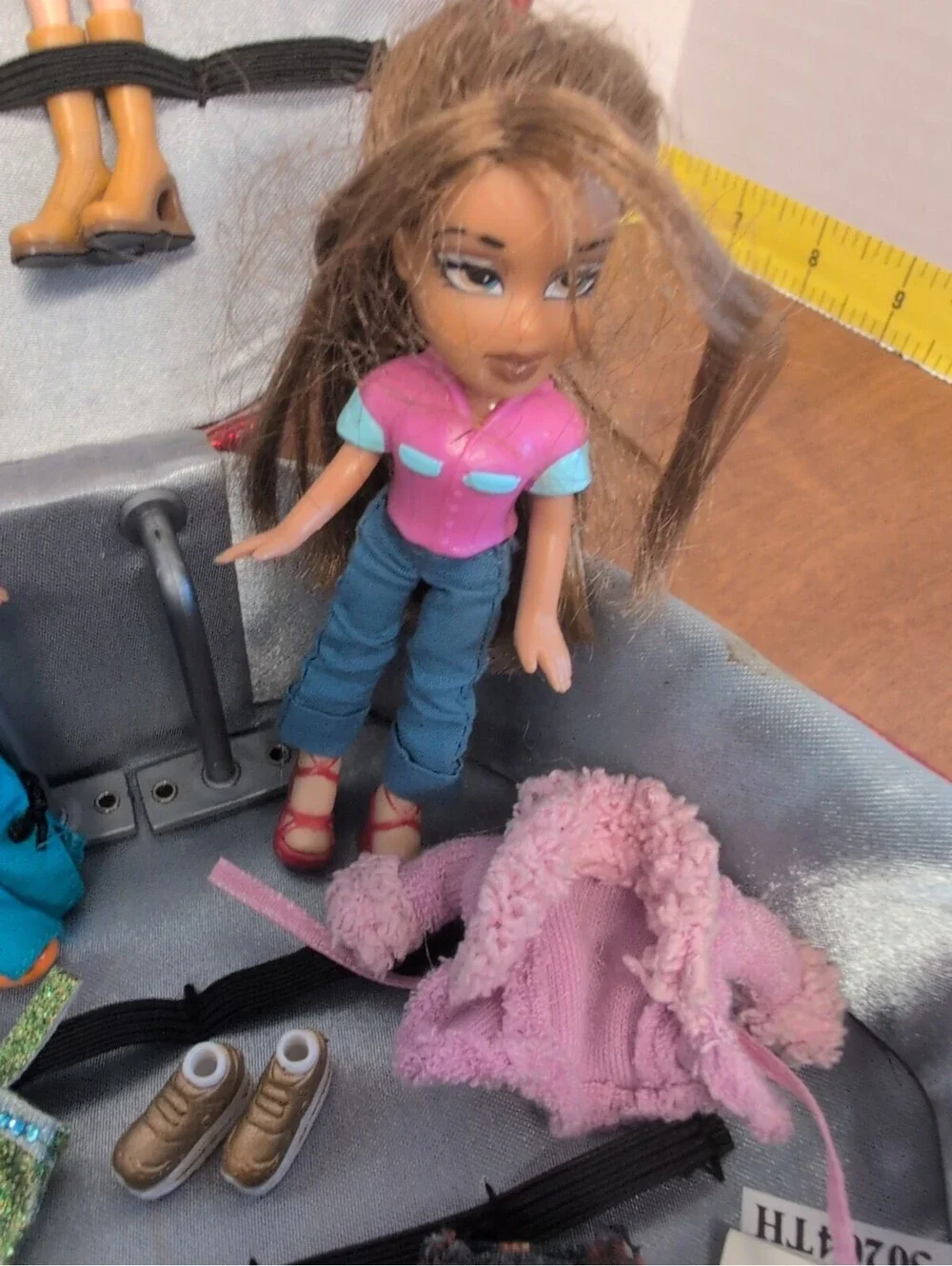 Lot 3 Mini Bratz Dolls + Clothes + Shoes + Accessories + Case